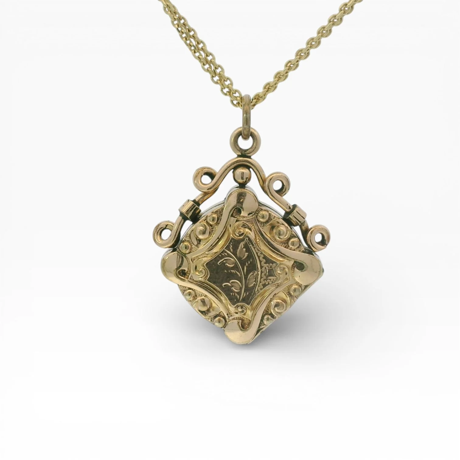 Estate 14K Yellow Gold Engraved Locket Pendant