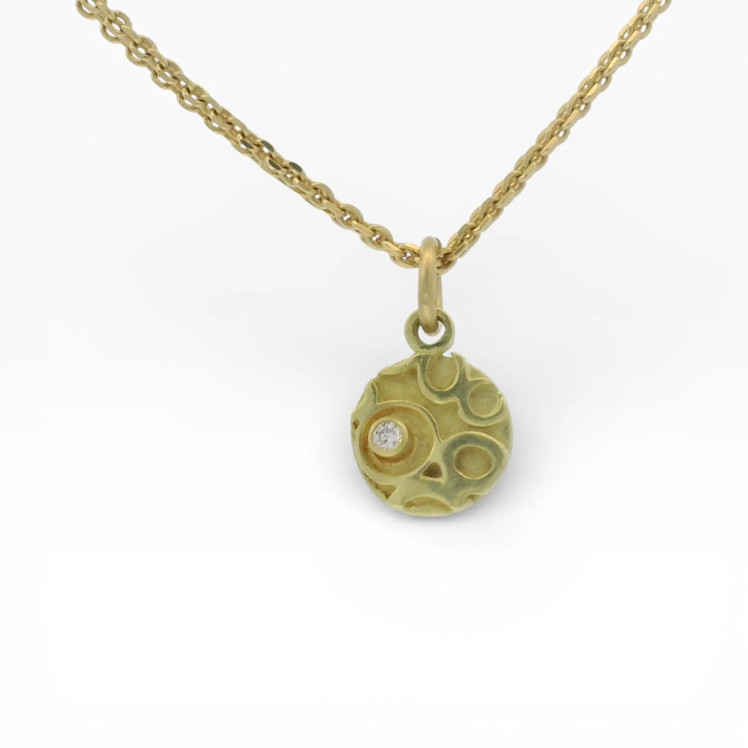 Estate 18K Yellow Gold Diamond Disc Pendant