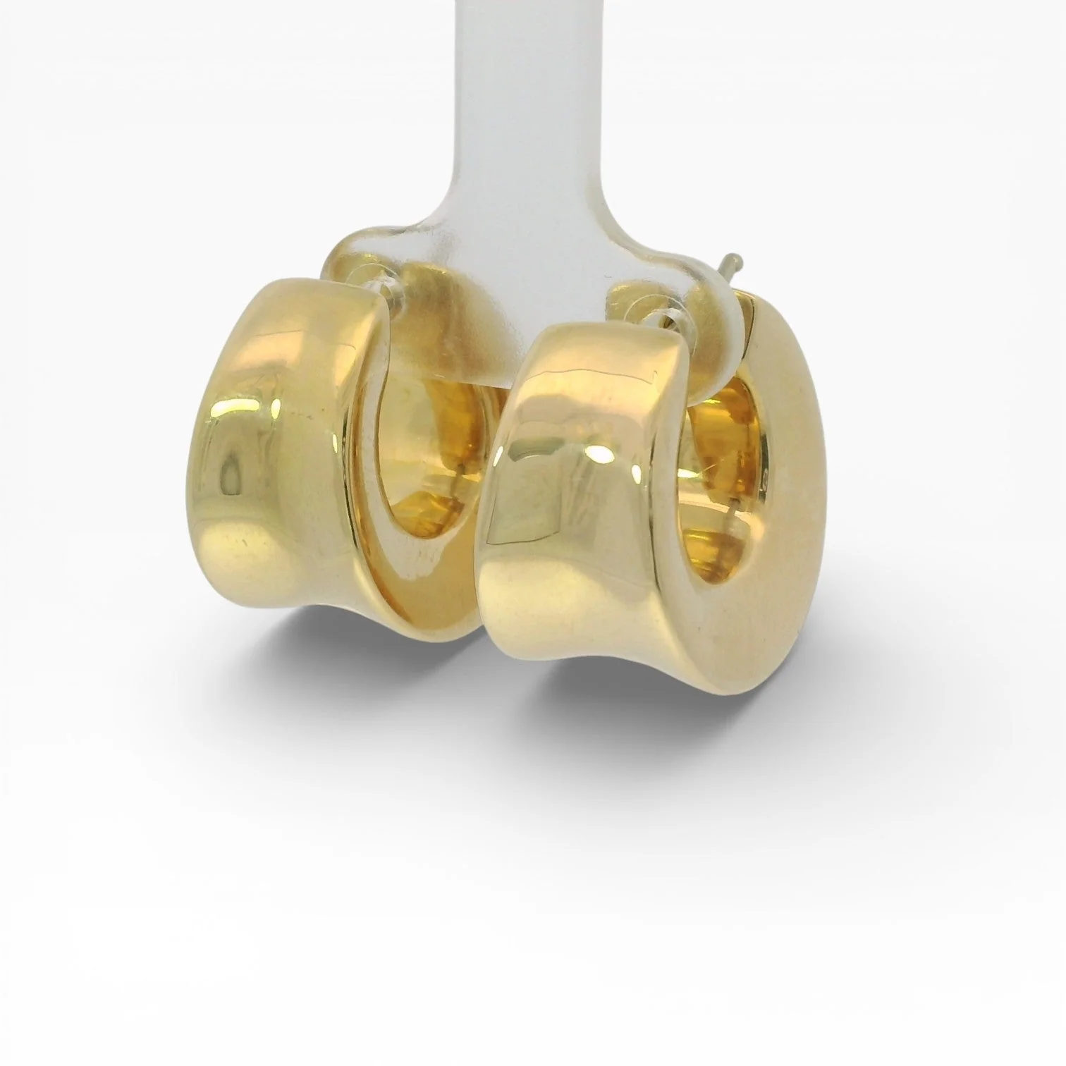 Estate 18K Yellow Gold Tapered Hoop Earring - Image 3