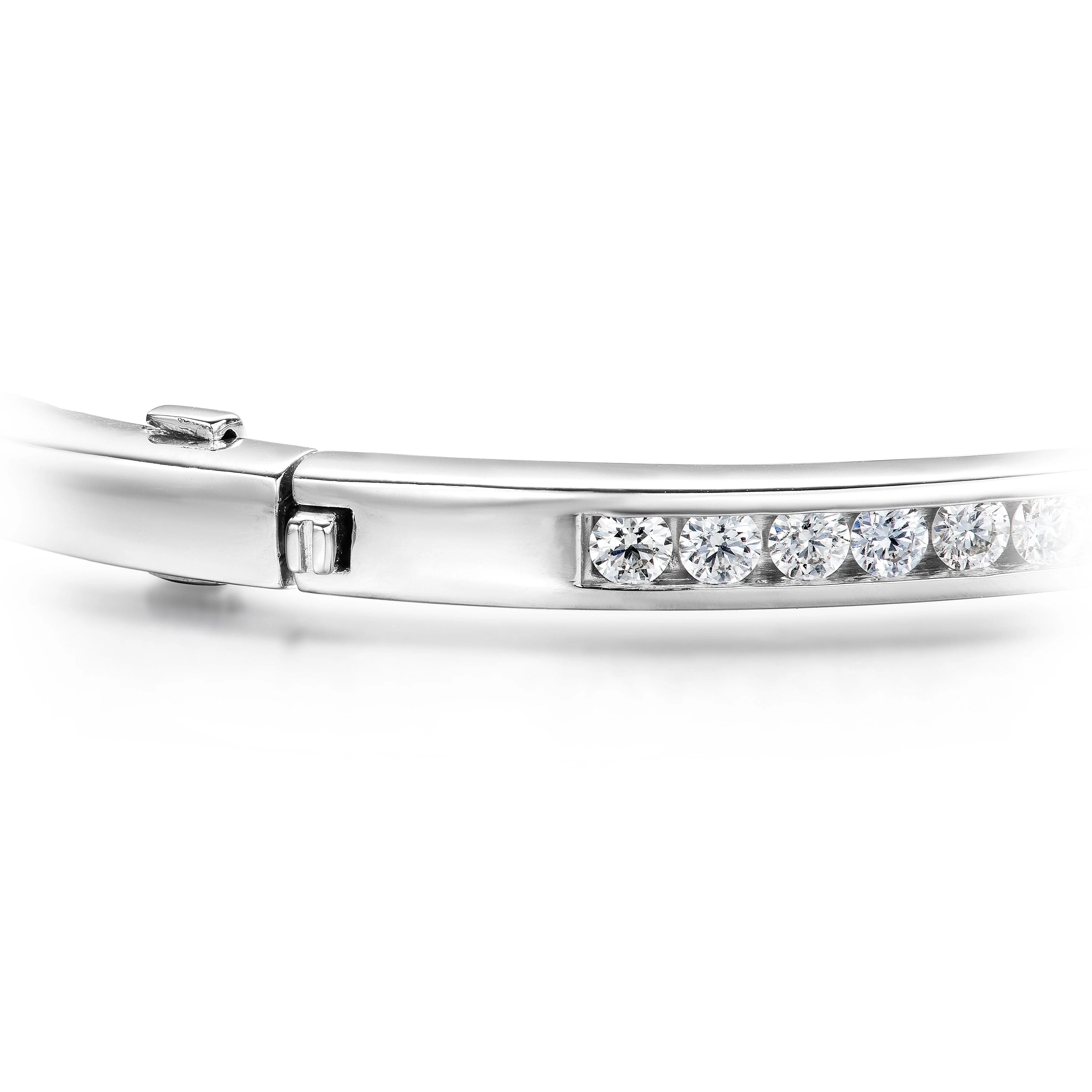 Hearts On Fire HOF Classic Channel Set Diamond Bangle - 2cts - Image 2
