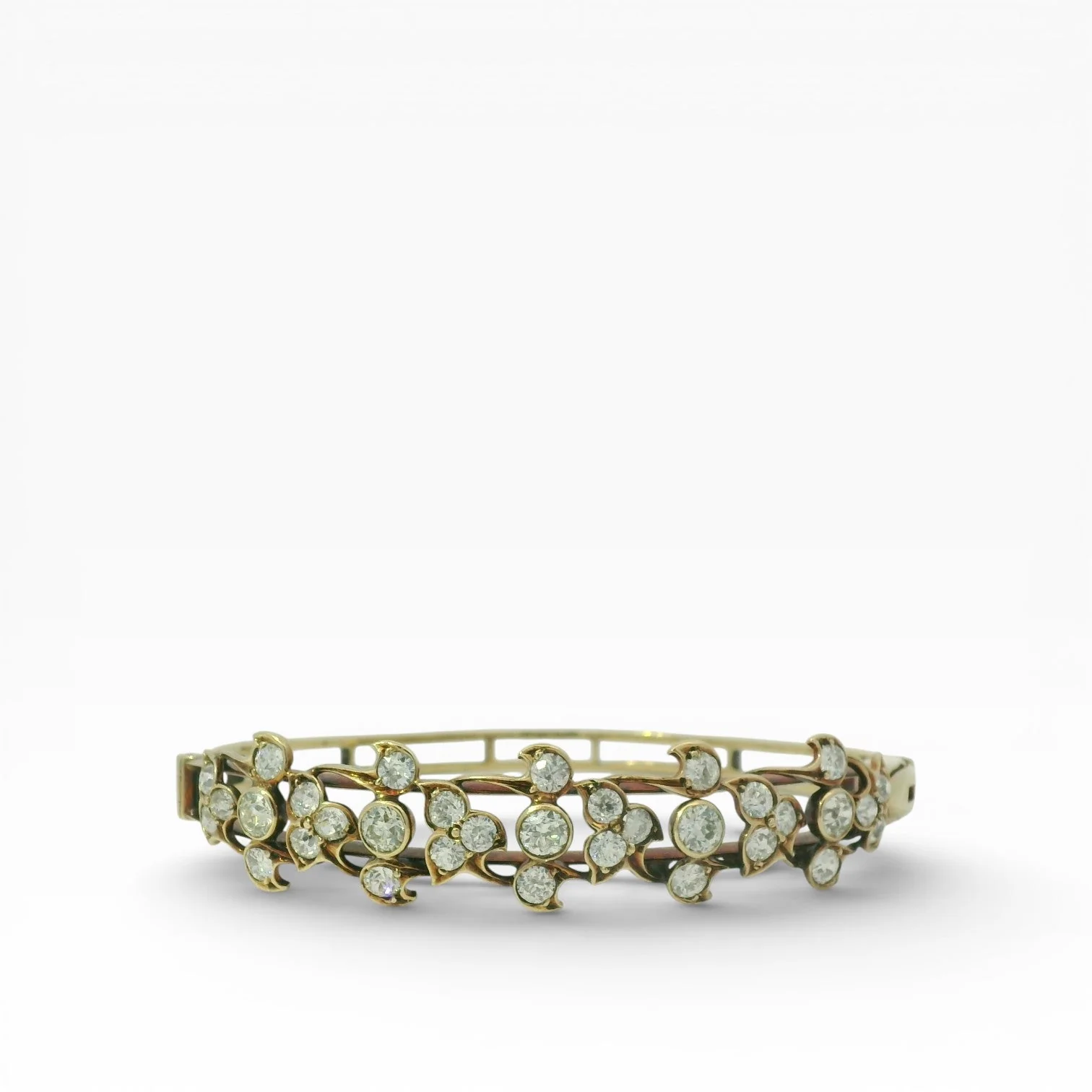 Late Victorian–Art Nouveau 14K Yellow Gold Old European Cut Diamond Bangle