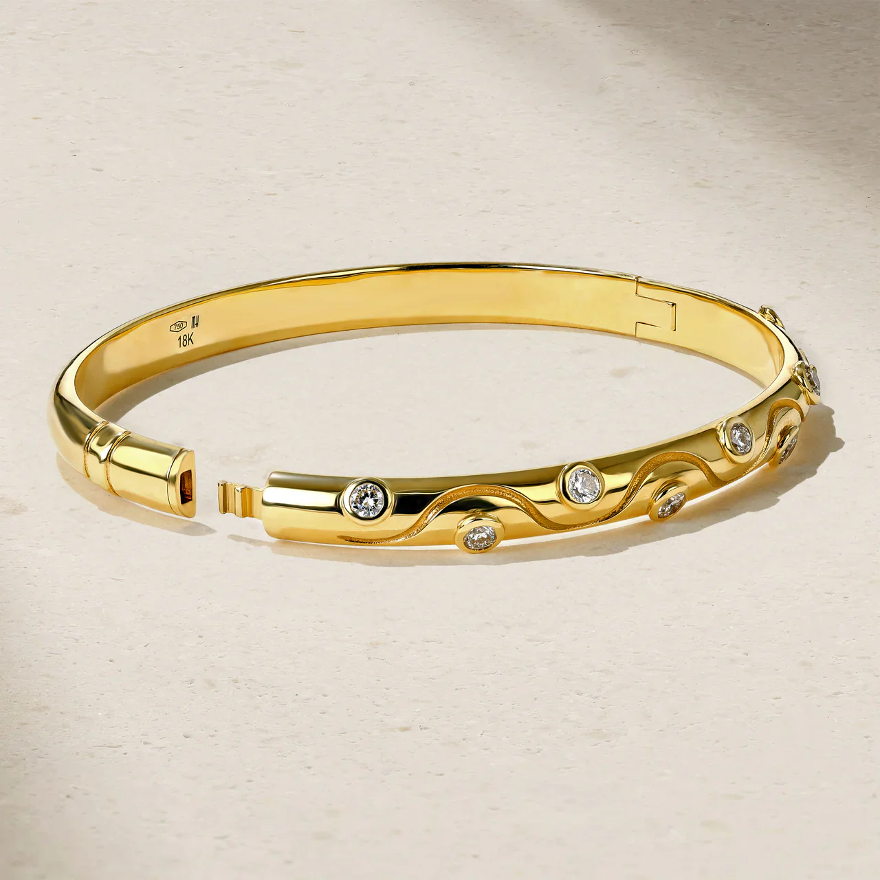 Mark Henry 18k Yellow Gold Riva Crest Diamond Bangle - Image 5
