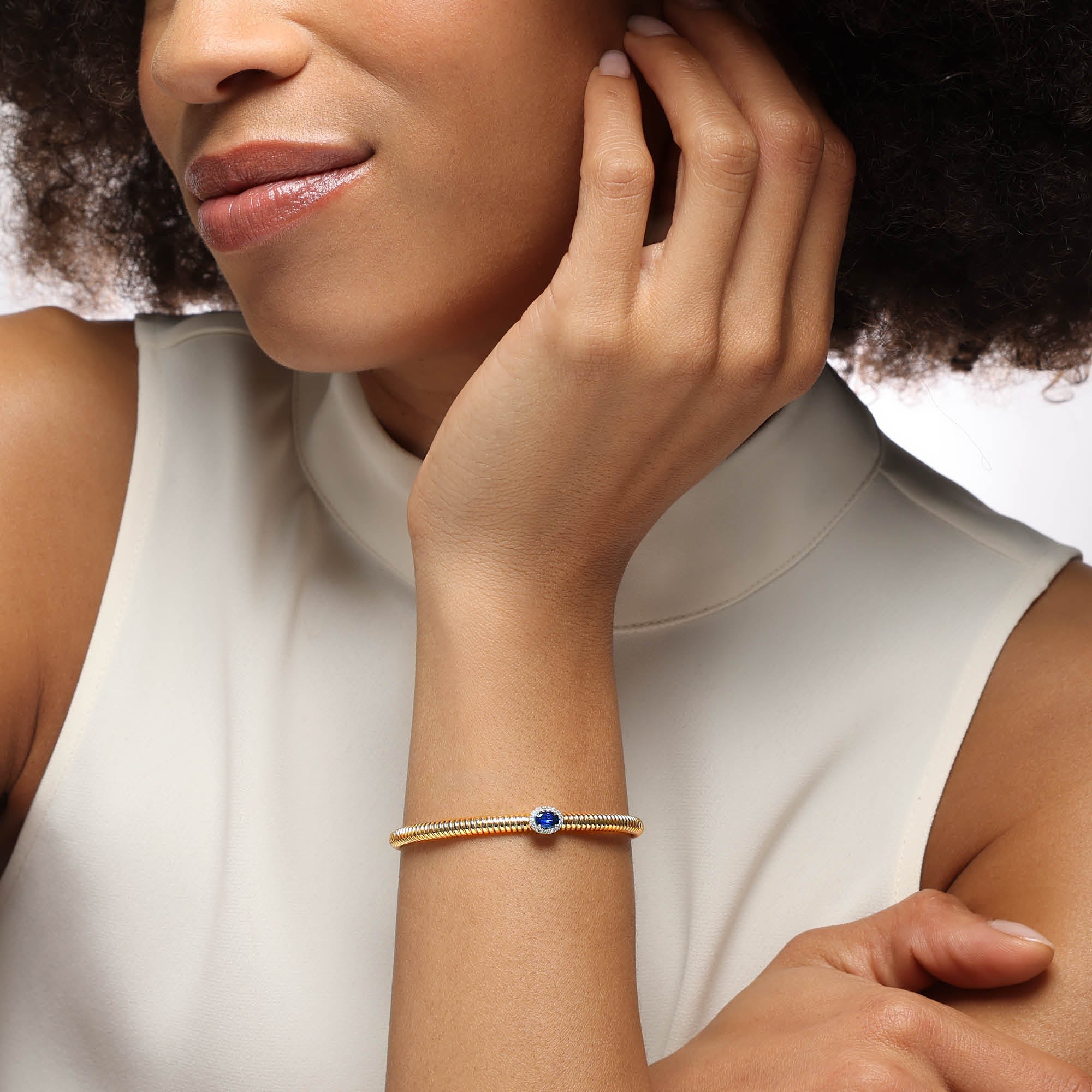 Mark Henry 18k Yellow Gold Sapphire and Diamond Flex Bangle - Image 2
