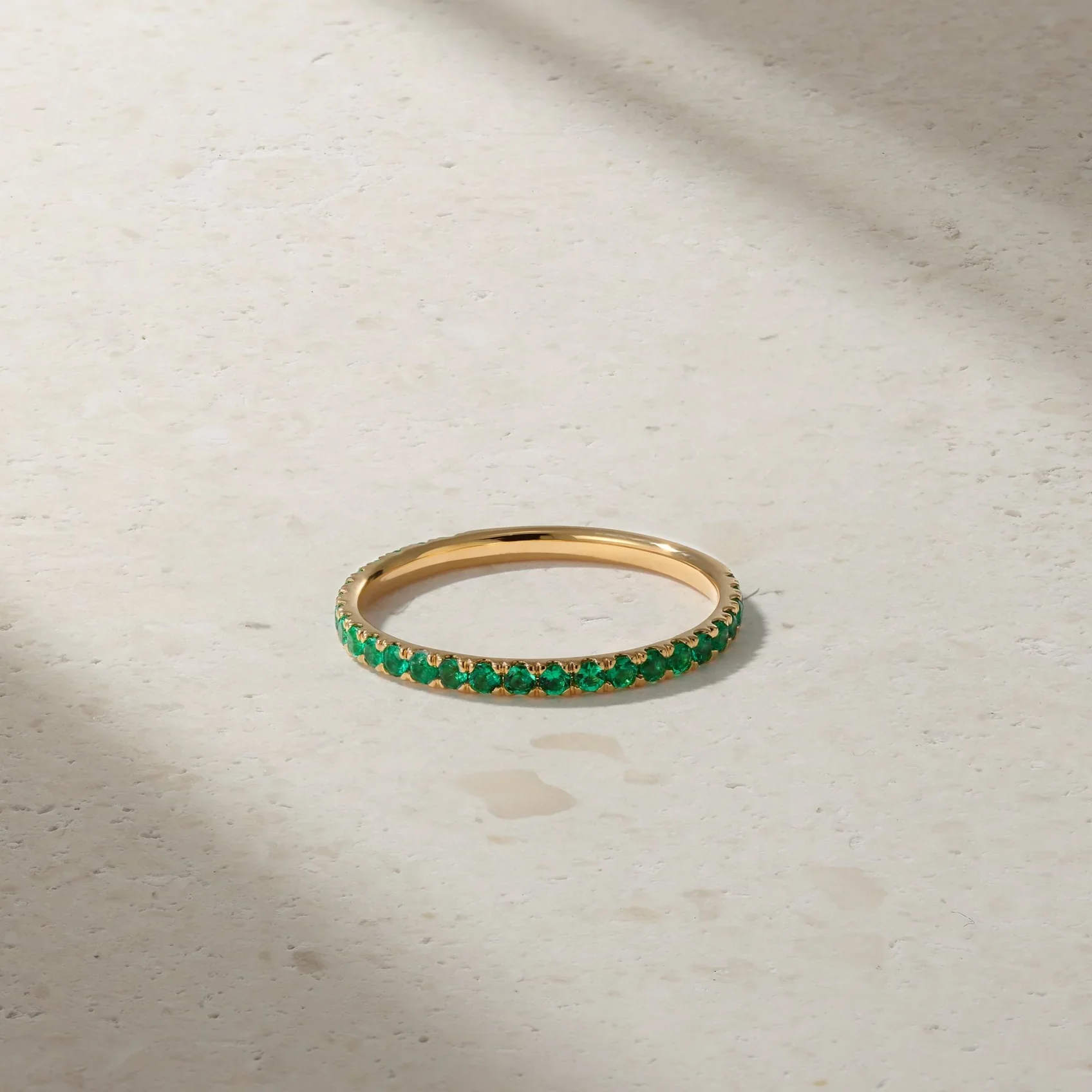 Mark Henry 18k Yellow Gold Thread Emerald Band