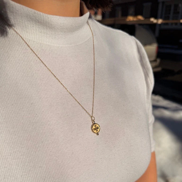 Monica Rich Kosann 18k Yellow Gold Queen Bee Pendant - Image 2