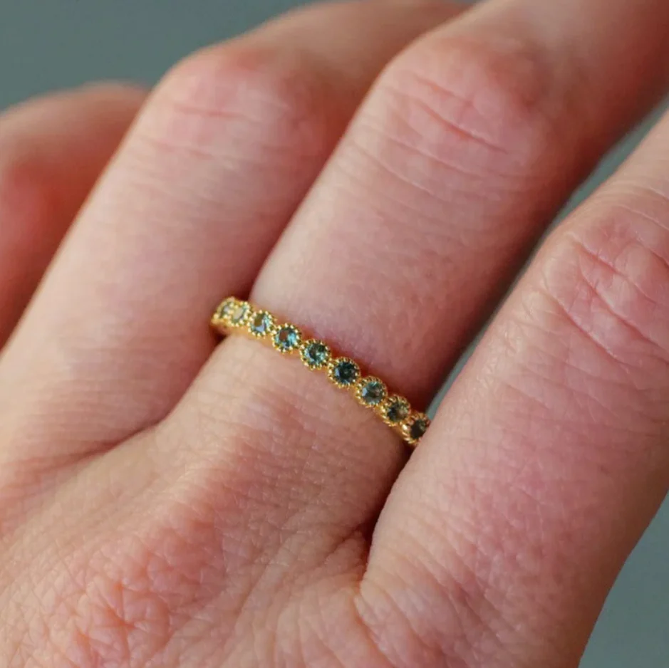 Sethi Couture 18K Yellow Gold Green Sapphire Bezel Eternity Band - Image 2