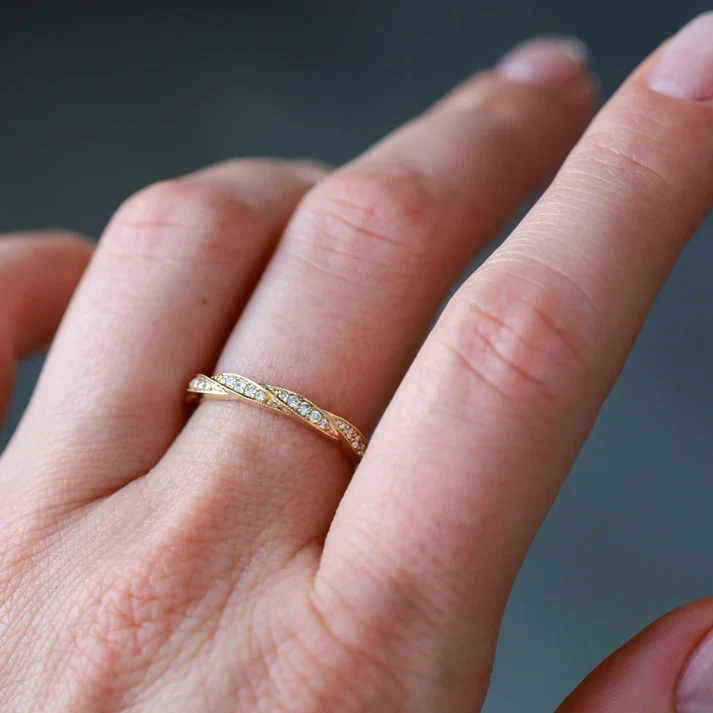 Sethi Couture 18K Yellow Gold Twine White Diamond Band - Size 6.5 - Image 2