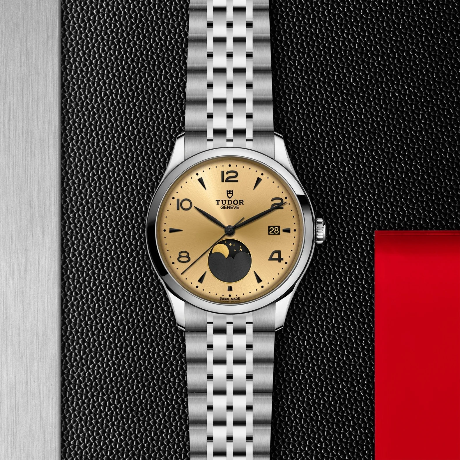 TUDOR 1926 Luna 39mm Champagne Dial, Stainless Steel Bracelet (M91560-0001) - Image 2