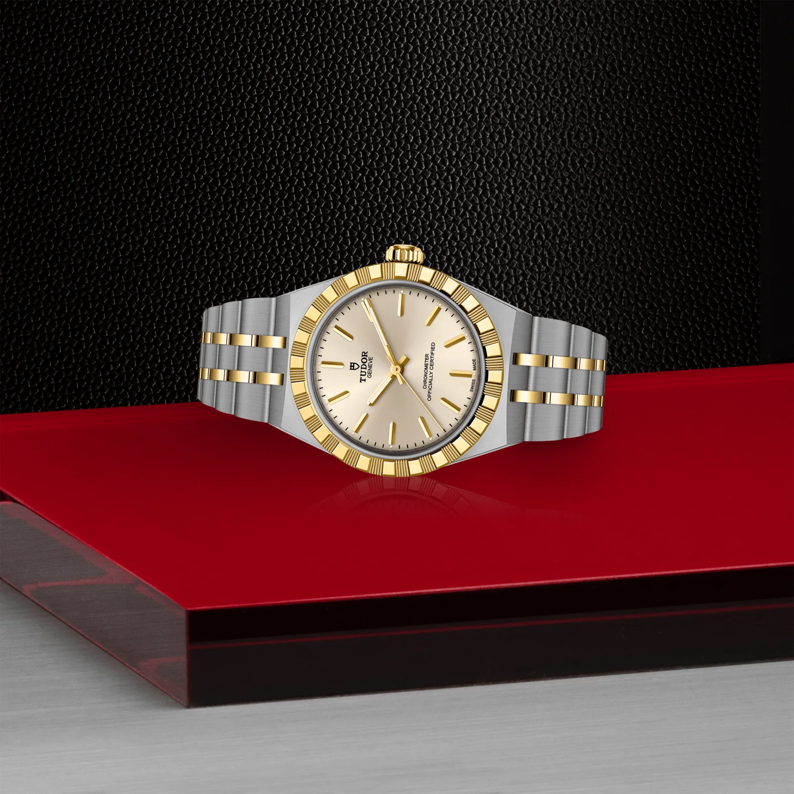 TUDOR 30mm TUDOR Royal Gold Dial, Gold and Steel Bracelet (M2830A1A3-0003) - Image 3