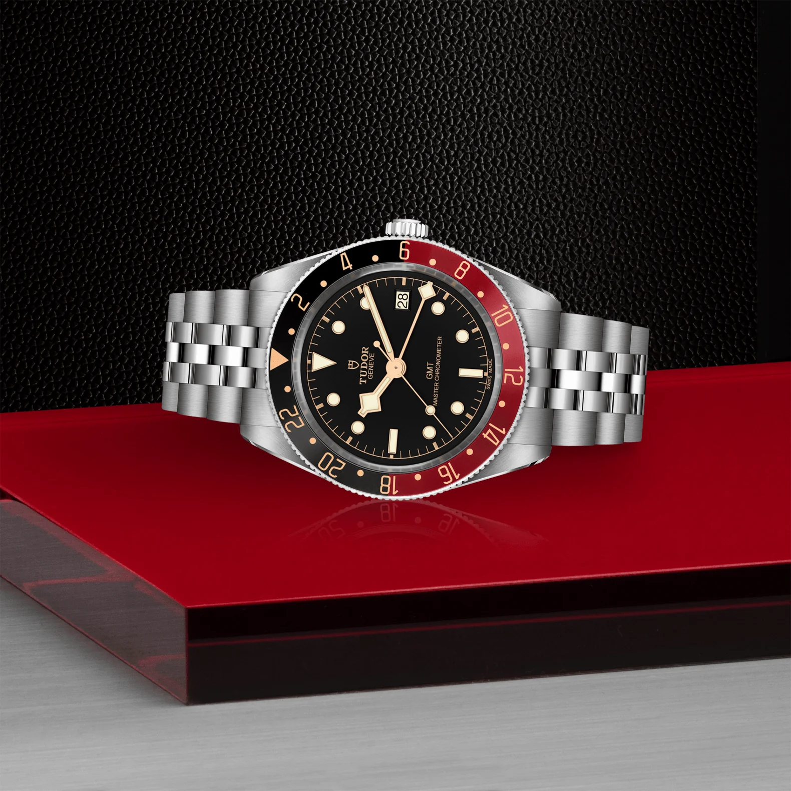 TUDOR Black Bay GMT 39mm Black Dial, Stainless Steel Bracelet (M7939G1A0NRU-0003) - Image 3