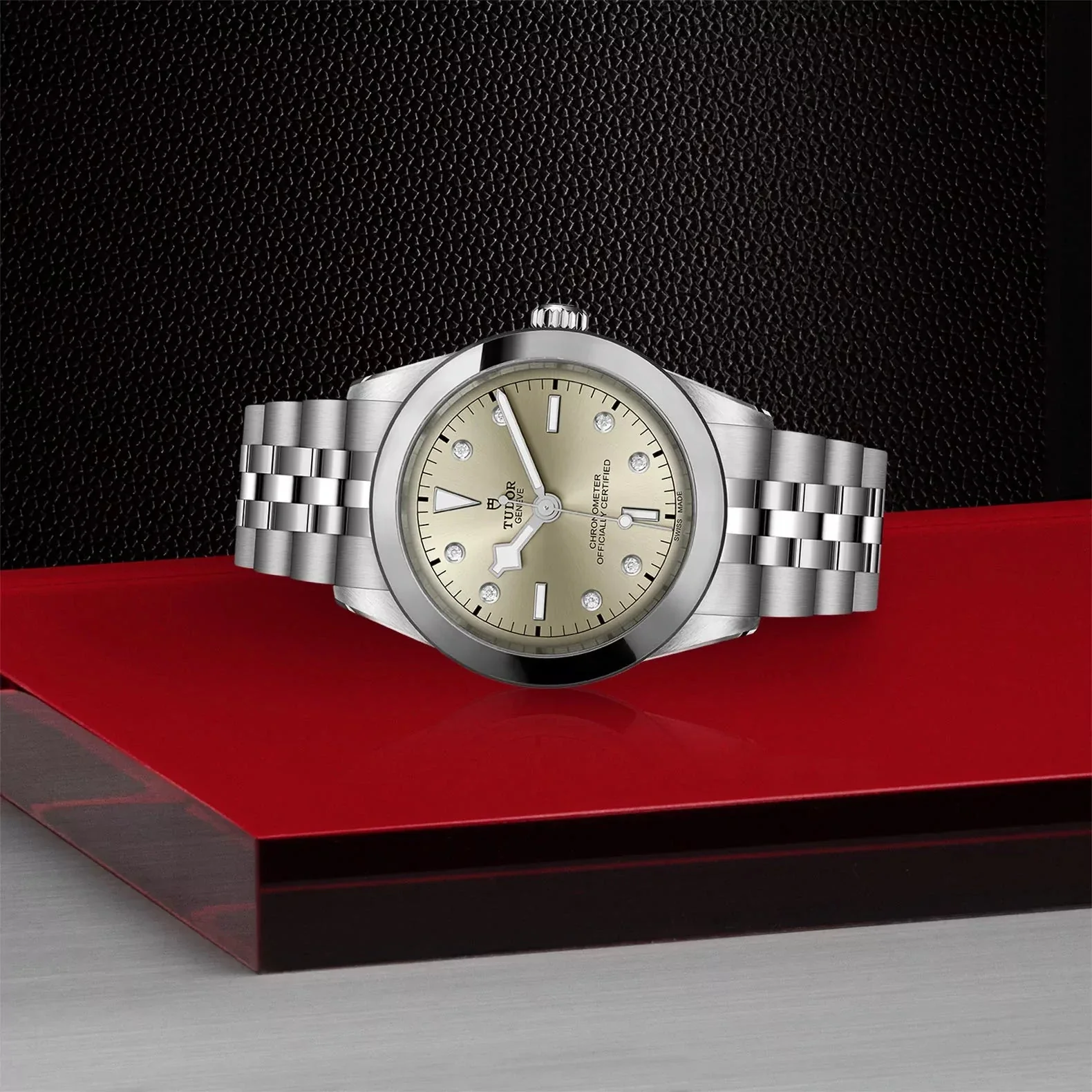 TUDOR Black Bay One 39mm Light Champagne Diamond Dial, Stainless Steel Bracelet (M79660-0006) - Image 3