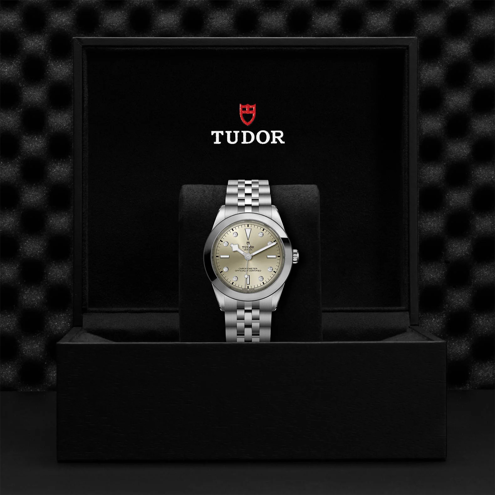 TUDOR Black Bay One 39mm Light Champagne Diamond Dial, Stainless Steel Bracelet (M79660-0006) - Image 4