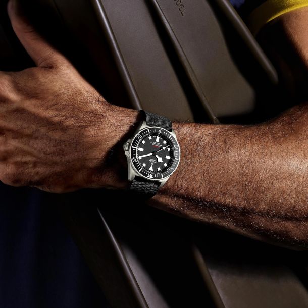 TUDOR Pelagos FXD 42mm Titanium Case, Black Dial, Fabric Bracelet (M25717N-0001) - Image 5