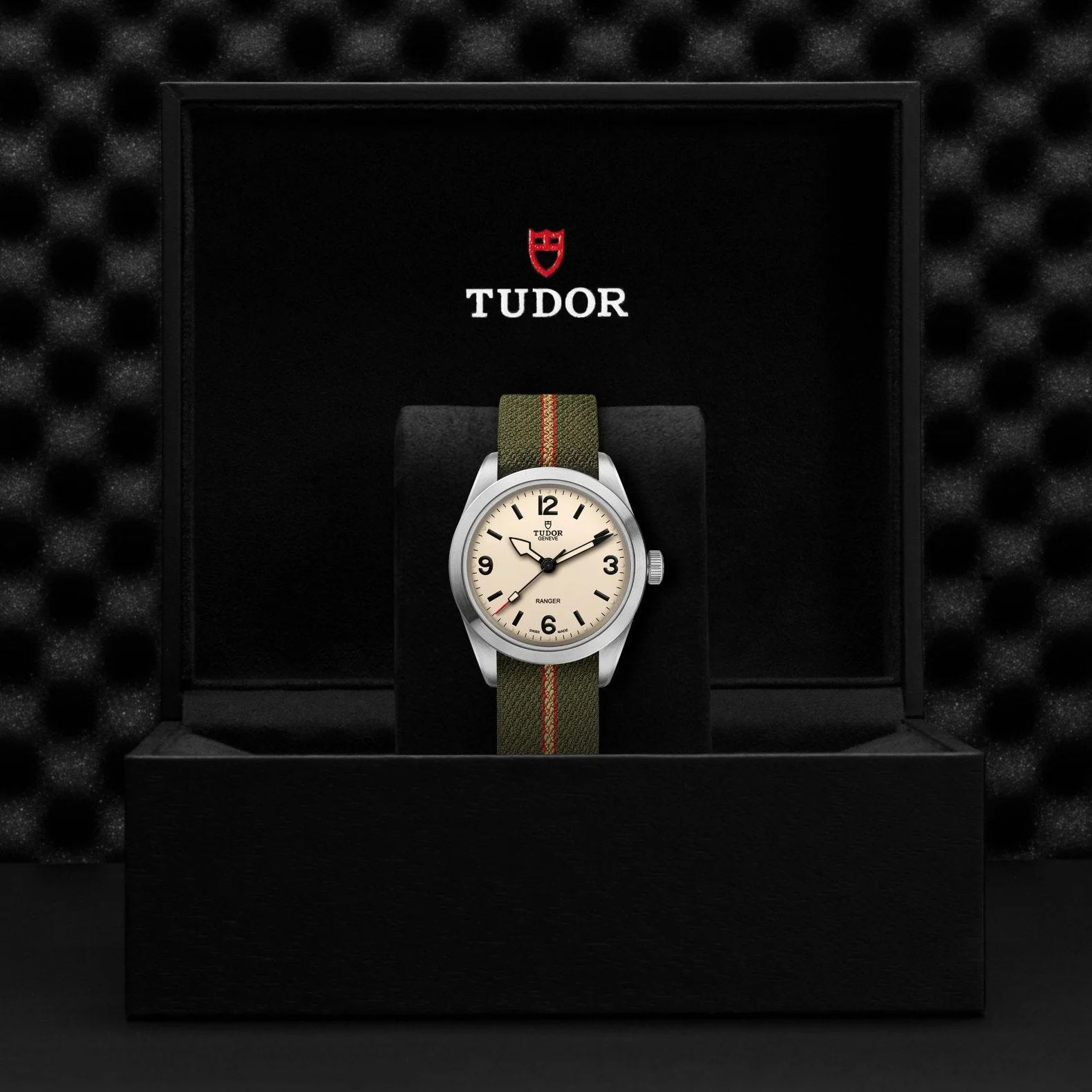TUDOR Ranger, Beige Dial, Fabric Strap (M79950-0011) - Image 4